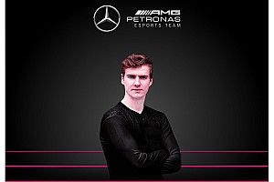 Az F1 Esports Series bajnoka a Mercedesnél folytatja 2021-ben