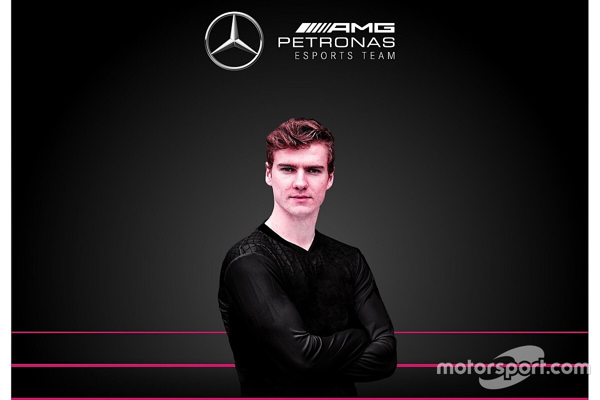 Az F1 Esports Series bajnoka a Mercedesnél folytatja 2021-ben