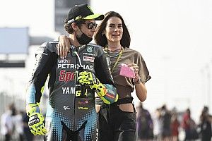 Kekasih Rossi Ungkap Umbrella Girl MotoGP Dapat Pelecehan Seksual