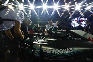 Вольф назвал победу в Сингапуре одной из главных для Mercedes