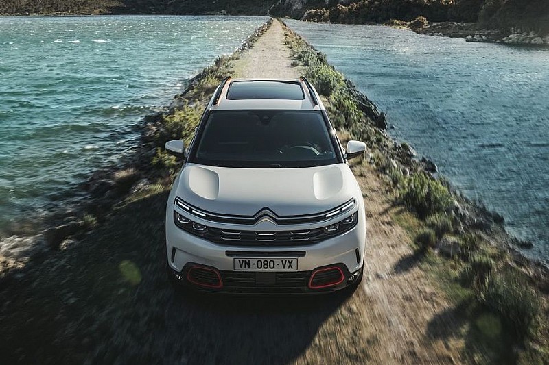 Citroen представив європейську версію нового C5 Aircross