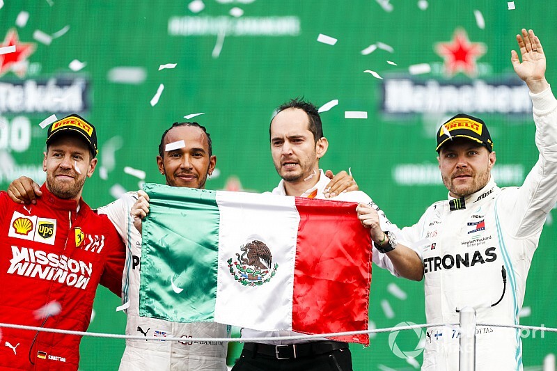 Hamilton wint in Mexico, Verstappen zesde na inhaalrace