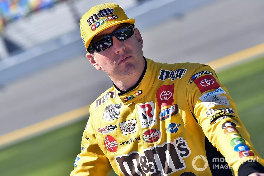 Kyle Busch, Joe Gibbs Racing, Toyota Camry M&M's