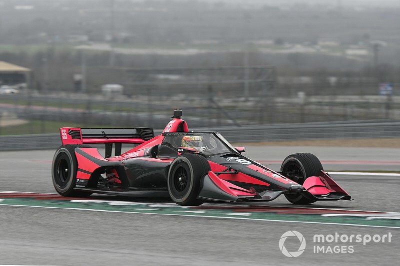Palou se estrena en la IndyCar en una jornada condicionada