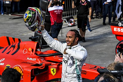 Hamilton még „fánkozott” is a brazil közönségnek a futam után: videó
