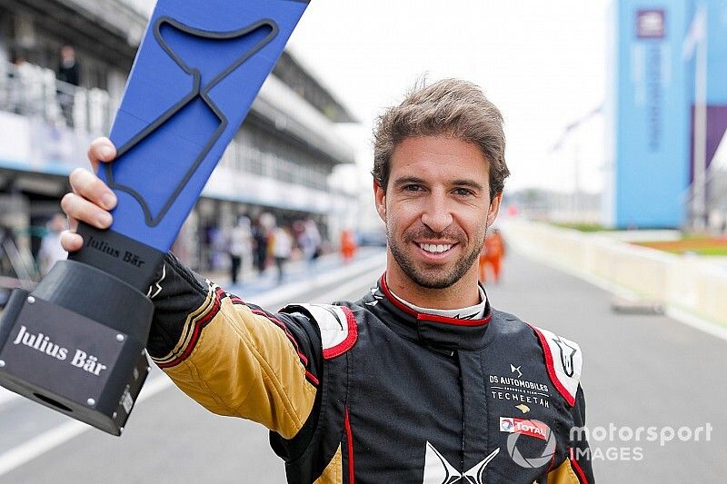 Antonio Felix da Costa, DS Techeetah, with the pole position award