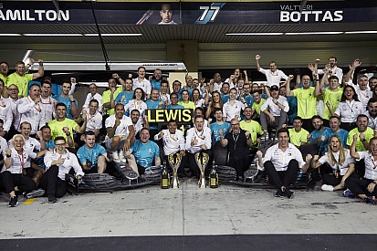 Hamilton, Mercedes’in 2019 sezonuna "10 üzerinden 9.6" verdi