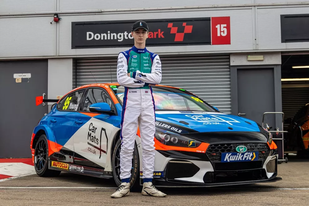 Noah Young, Team Vertu