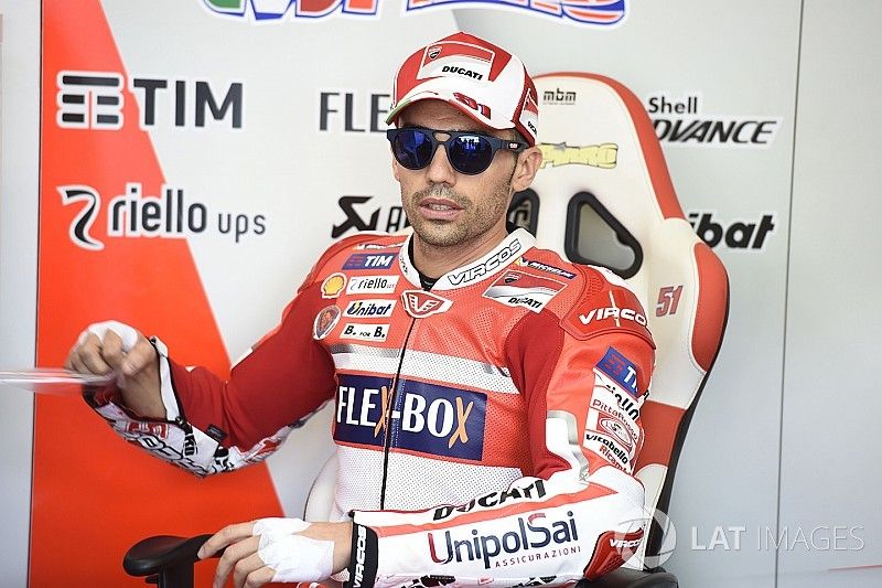 Pirro houdt hersenschudding en schouderblessure over aan crash Mugello
