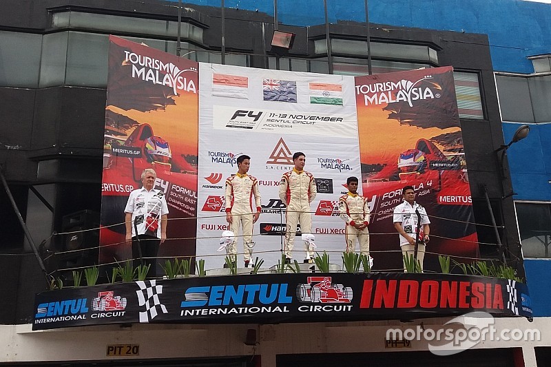 F4/SEA Sentul: Kahia juara Race 5, Presley Martono kembali naik podium