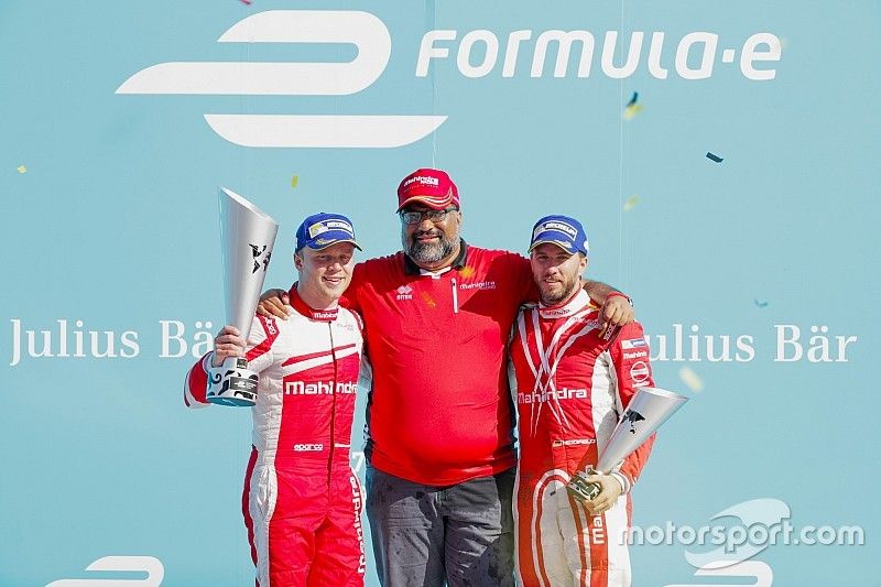  Felix Rosenqvist, Mahindra Racing, Dilbagh Gill and Nick Heidfeld, Mahindra Racing, on the podium