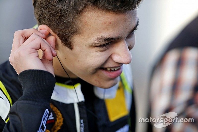 Norris salterà la prima sessione di libere di Macao per un test di F.1