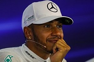 Mercedes esperará hasta final de 2017 para negociar con Hamilton
