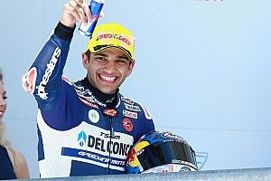 Martin met nieuwe recordtijd op pole-position bij Spaanse GP