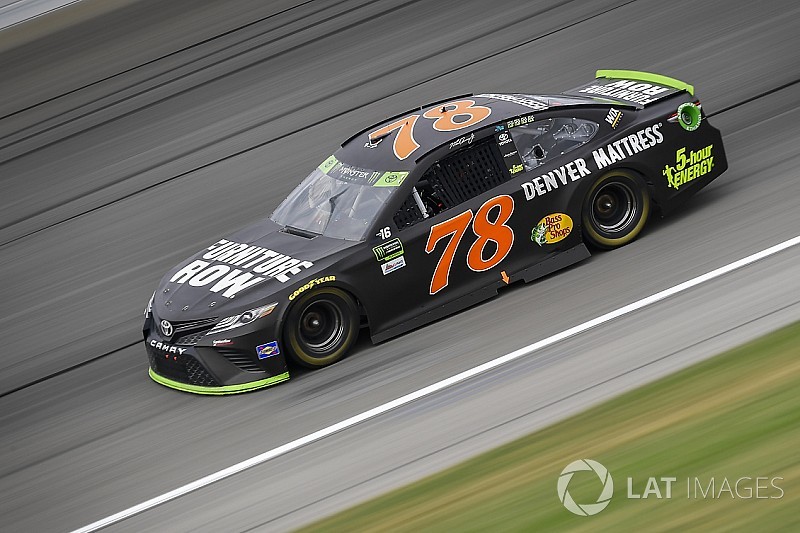 Martin Truex Jr apre i playoff vincendo a Chicagoland