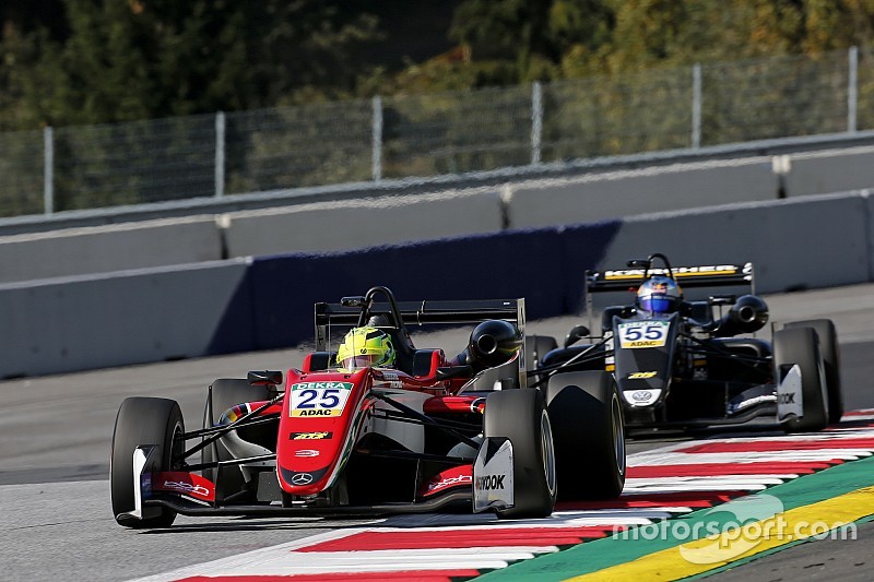 Mick Schumacher marca el mejor tiempo en los test de F3