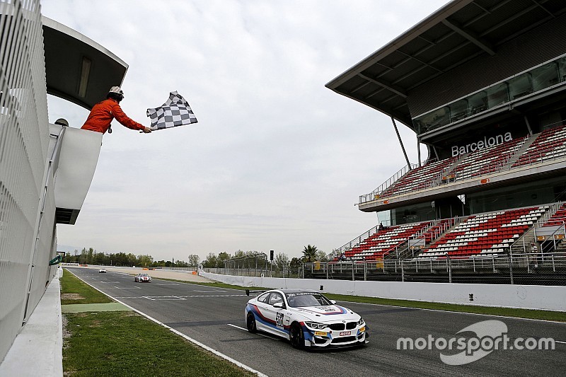 Keberhasilan BMW M4 GT4 di Barcelona