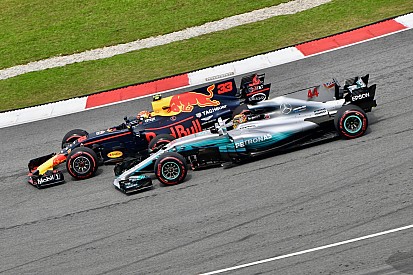 Verstappen: "Sapevo di avere solo un giro buono per attaccare Lewis"