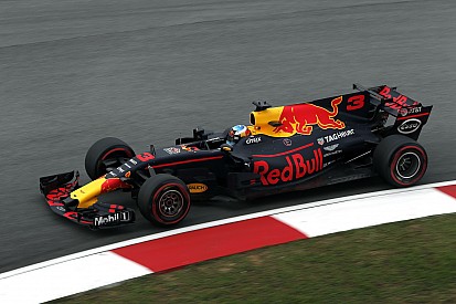 Ritmo de Vettel em Sepang surpreende Ricciardo