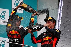 Verstappen: "Hamilton tenía mucho que perder en la primera curva "