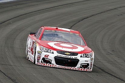 Kyle Larson vince a Fontana e regala il successo a Ganassi