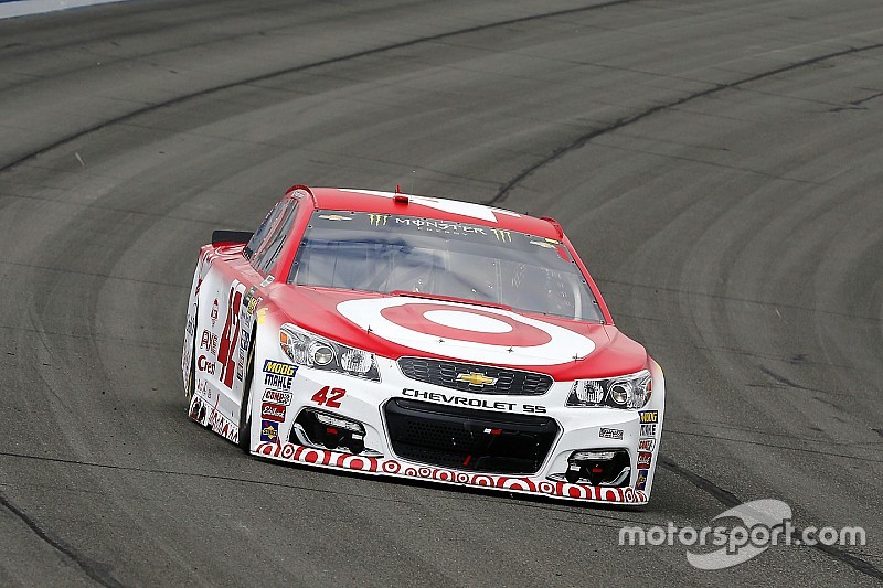 Kyle Larson vince a Fontana e regala il successo a Ganassi