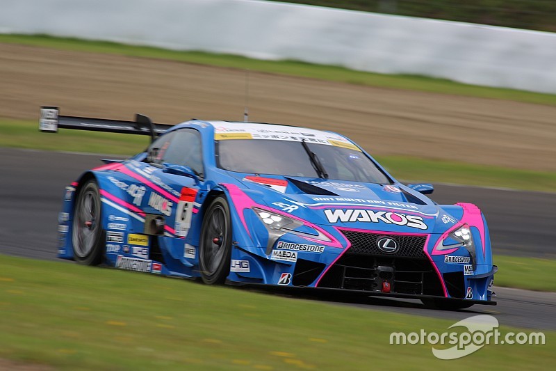 【スーパーGT】SUGO:トラブル多発の公式練習、6号車WAKO’S首位