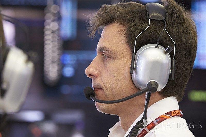 Вольф: Ошибка помешала Хэмилтону побороться за поул