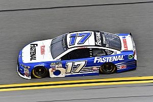 Ricky Stenhouse Jr. leads Ford parade in final Daytona 500 practice
