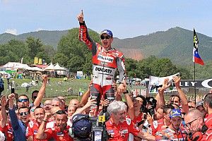 Lorenzo nyert a Ducatival Mugellóban Dovi és Rossi előtt - Marquez nullázott!