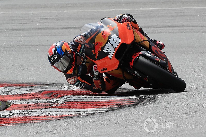 Bradley Smith uji coba tiga motor KTM