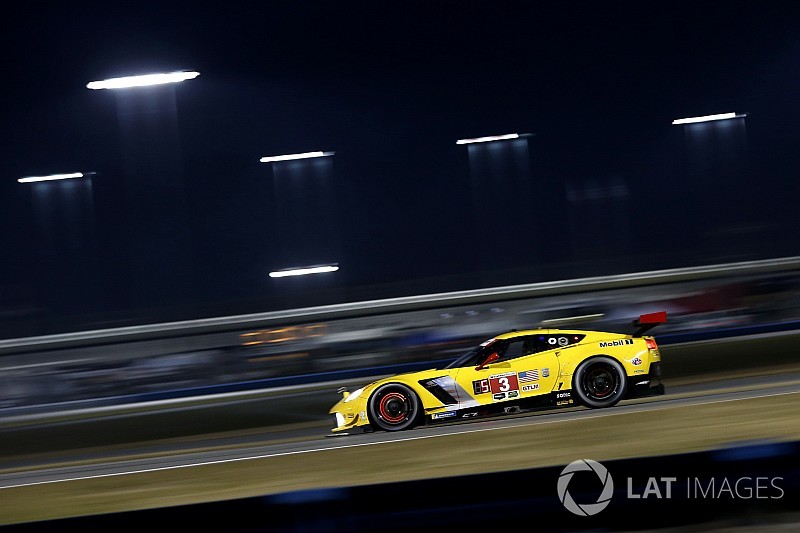 Vuelve Alonso, revés para Juncadella y García es 3º a 9h del final de Daytona
