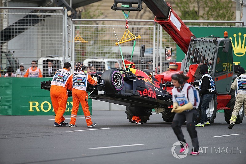 Verstappen en Ricciardo krijgen reprimande van stewards