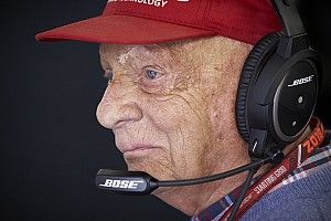 Jornal cita caso “dramático” de Lauda antes de transplante
