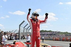 Vettel: "Una vittoria speciale. portiamo la bandiera inglese a Maranello! Il sorpasso su Bottas? Ero al limite!"