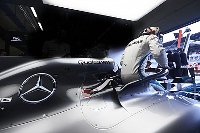Lauda: édes mindegy, mikor ír alá Hamilton