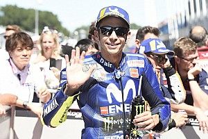 Valentino: "Oggi siamo migliorati molto. Domani? Potrebbe esserci una gara di gruppo..."