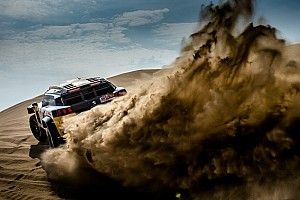 Solo tres Peugeot y Al Attiyah luchan por el liderato cuatro días después