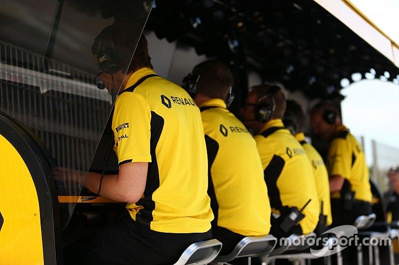 Inside Line F1 Podcast: Should F1 reconsider radio clampdown?
