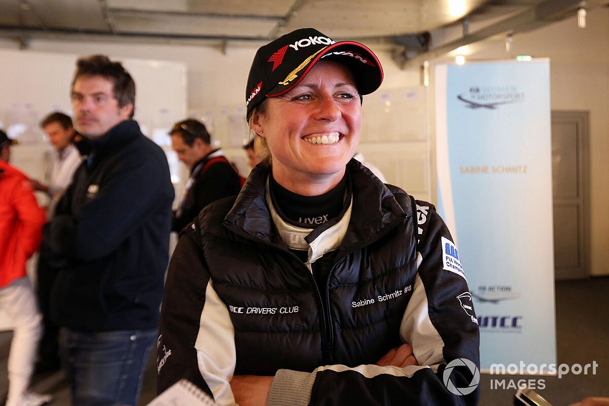 Addio a Sabine Schmitz, la "Regina del Nordschleife"