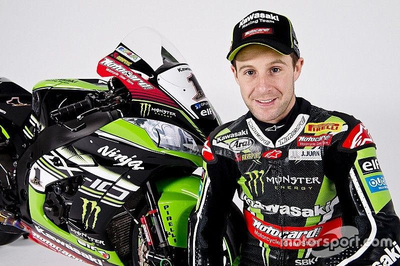 Jonathan Rea with the Kawasaki Ninja ZX-10R