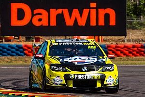 Injured Holdsworth transferred to Melbourne