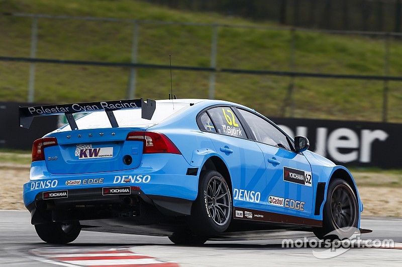 Hungary WTCC: Bjork beats Tarquini in final practice