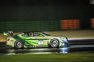 Рискованная тактика принесла Bentley ночную победу в Мизано