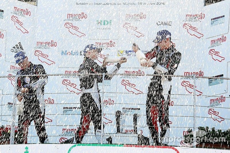 Carrera Cup Italia: Al Mugello Drudi si impone in Gara 3 e De Giacomi è campione della Michelin Cup