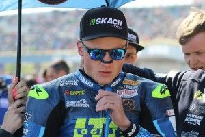 Highsider in Donington: Patrick Hobelsberger bleibt benommen liegen