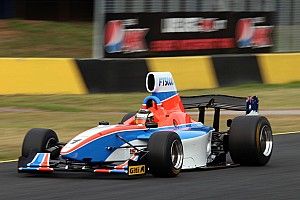 Young stars sample Formula Thunder 5000 car at Phillip Island