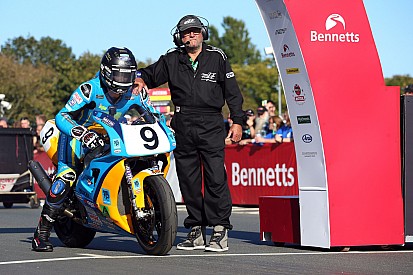 Classic TT: sfortunato ritiro per Dunlop, Johnson trionfa in SBK