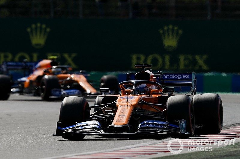 Carlos Sainz Jr., McLaren MCL34, leads Lando Norris, McLaren MCL34