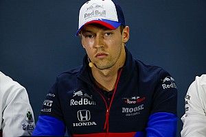 Kvyat: "F1'de kalacağım için mutluyum"